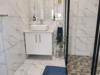 Sapphire Studio Self Catering At 54 - Windhoek - 4