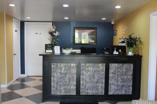 Claremont Motor Lodge - 2