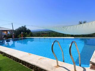 Buenas vistas y privacidad, tranquila y fresca villa en el bosque de Valencia con una magnífica piscina de 80m2 - Lliria - 0
