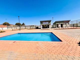 LLL Apartments M6 - Khakalashwe - 3