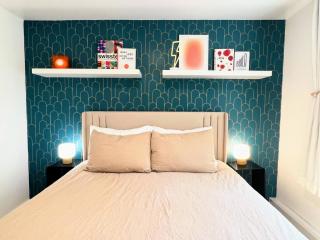 NEW cozy getaway near Mt Monadnock with hot tub - Rindge - 2