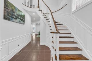 Spacious 5-Bedroom Family Home in GTA - Milton - 1