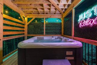 LUX Cabin:Theater•HotTub•FirePit•GameRm•MtnViews - Massanutten - 2