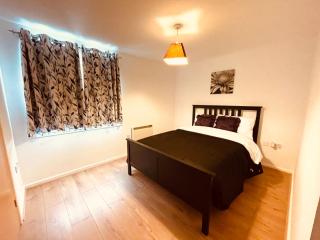 Relax steps from heathrow Terminal 4 ,Entire 2 Bed Room appartment - Stanwell - 0