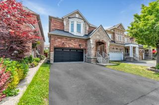 Spacious 5-Bedroom Family Home in GTA - Milton - 8