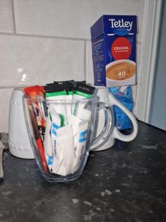3 bedroom home, free parking - Birmingham - 2
