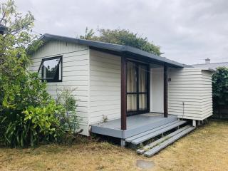 2 double beds including 1 double sofa bed Garden Chalet, 7A - Auckland - 0