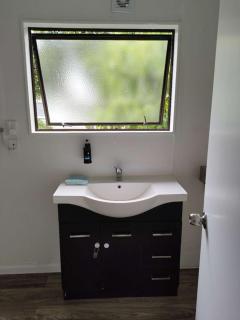 2 double beds including 1 double sofa bed Garden Chalet, 7A - Auckland - 5