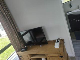 2 double beds including 1 double sofa bed Garden Chalet, 7A - Auckland - 3