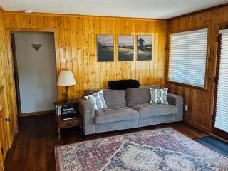 Camp Bass-Boat Dock-Lake Front-Sleeps 10 - Bass Lake - 5