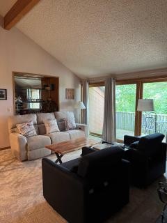 Top Floor Luxury, Sauna, Private Pool, Lake Bellaire Beach, 5 beds, 4 full bath - 4