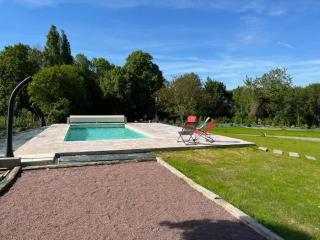 Gîte luxueux avec piscine, spa, jardin et équipements de loisirs à Sargé-lès-le-Mans - FR-1-410-437 - 0