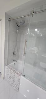 Spacious 3BR Guest Suite by the Creek In North Vancouver Sleeps 6, Free Parking - 3
