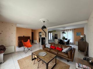 Villa - 14 beds - Snooker - Jacuzzi - loft cinema - 800m Bugatti - 24h du Mans - Le Mans - 6