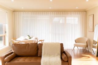 Cozy Modern Private Stay in Launceston - Kings Meadows - 0