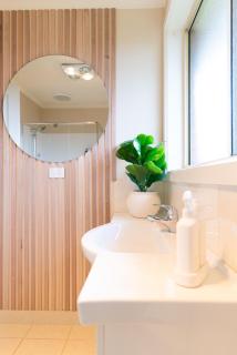 Cozy Modern Private Stay in Launceston - Kings Meadows - 6