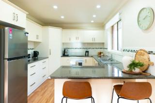 Cozy Modern Private Stay in Launceston - Kings Meadows - 4