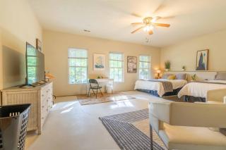 Lake Front Bed & Breakfast with Boat Ramp - Hickory - 7