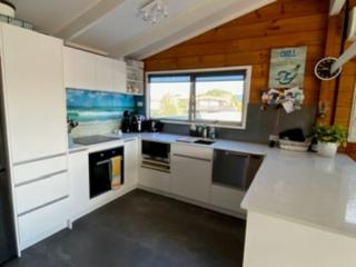 Hosts on the Coast Cookies Cupboard - Pauanui - 6