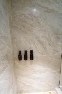 Penthouse At Arihini West Bay - Coxen Hole - 5