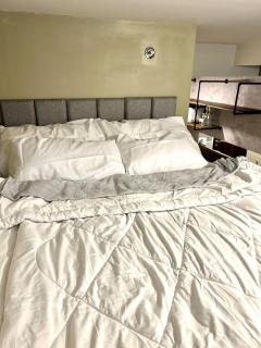 Cozy Studio near Nuvali, Enchanted Kingdom - Private Cinema with Netflix & Disney Plus with Free Pool Access - Silang - 6