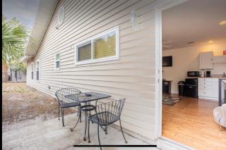 UPDATED Studio Apartment close Beaches and downtown - St. Petersburg - 7