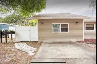 UPDATED Studio Apartment close Beaches and downtown - St. Petersburg - 9
