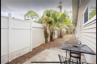 UPDATED Studio Apartment close Beaches and downtown - St. Petersburg - 8