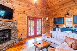 Secluded Retreat with Hot Tub, Arcade Fun - 6