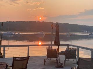 Beachfront House w Private Dock Walk to Town - Northport - 8