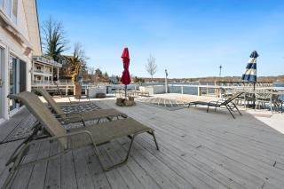 Beachfront House w Private Dock Walk to Town - Northport - 3