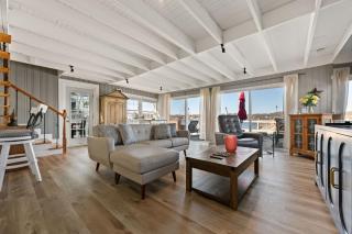 Beachfront House w Private Dock Walk to Town - 6