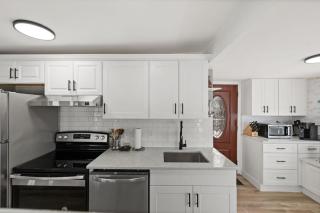 Beachfront House w Private Dock Walk to Town - Northport - 1
