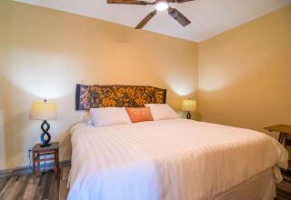 Luxury Oasis with 2 King Suites, pool, incredible Ocean views, beach just a 350 yard walk - Roatán - 7