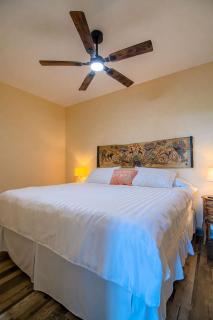 Luxury Oasis with 2 King Suites, pool, incredible Ocean views, beach just a 350 yard walk - Roatán - 9