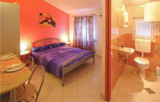 Stunning Apartment In Pula With Wifi - Pola (Pula) - 1