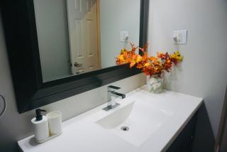 Spacious 4BR Family Home - Wine Fridge, Patio, Parking - Thompson - 5