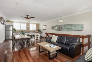 Aloha - Noosa Pde - location and beach style - Noosa Heads - 3