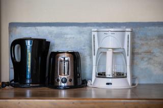 MG Luxury Oasis, Ocean View, King Suite, Pool, Patio, short walk to Beach - 3