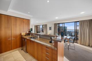Views at Metropolis - Free Parking - Auckland - 1