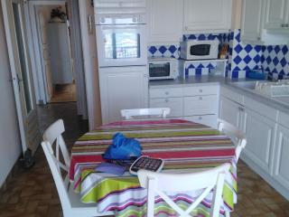 Appartement au 1er étage avec terrasse - 2 chambres, 4 personnes, parking face à la mer - FR-1-843-36 - Le Croisic - 9