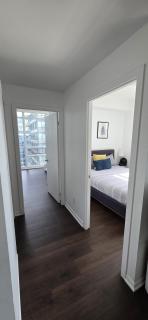 Toronto CN Tower Maple Leaf Square Luxurious 2 Bedroom Condo - Toronto - 6