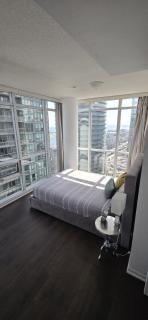 Toronto CN Tower Maple Leaf Square Luxurious 2 Bedroom Condo - Toronto - 8