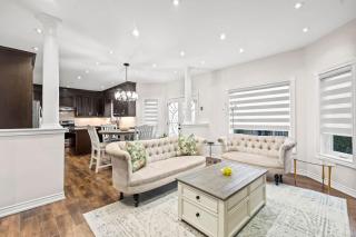 5 Bedroom Luxe Home with Patio beside Square One - Mississauga - 9
