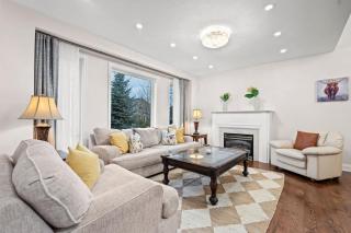 5 Bedroom Luxe Home with Patio beside Square One - Mississauga - 4