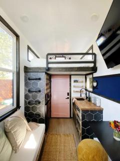 Cozy Tiny Home With Hot Tub and Cowboy Pool - 6