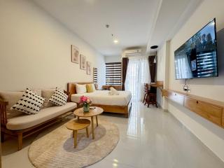 SOHO Residence & Hotel, Apartment with King Bed, walk to Bui Vien - Ho Chi Minh-stad - 0