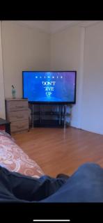 Double Room TV Netflix Prime Disney Paramount Youtube - Birmingham - 2