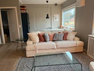 Top floor in villa with balcony, close to the sea - Saltsjöbaden - 0