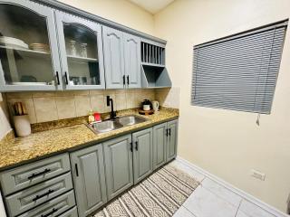Island Paradise Too-Secure-Gated-Transportation Available - Montego Bay - 3
